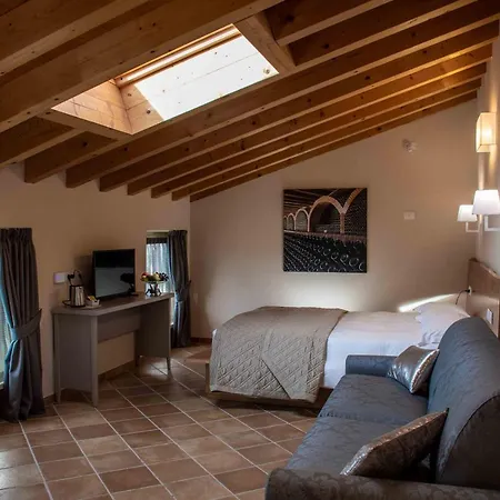 Relais La Casina مزرعة للإقامة Cavriana